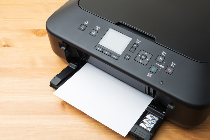 מדבקה אישית - עיצוב בהתאמה אישית עם גליל מדבקות למדפסת העסקית