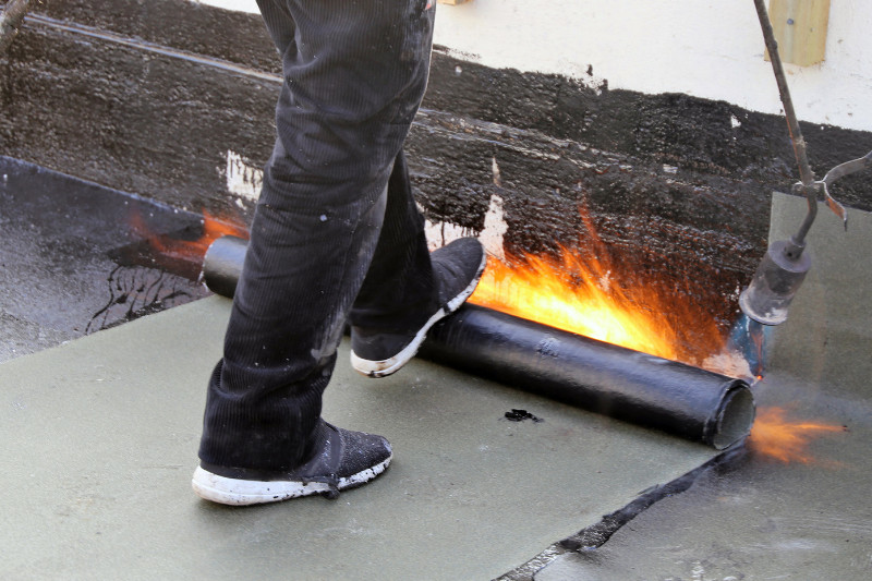 מגנים על הגג - למה איטום גגות בתל אביב היא ההגנה הטובה ביותר לבית שלכם?