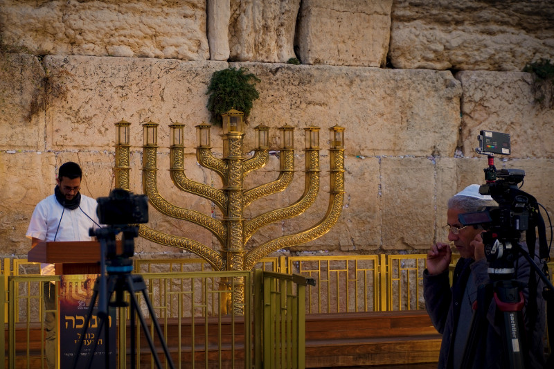 בין רגש לשכל - חוזרים בתשובה מתוך מודעות